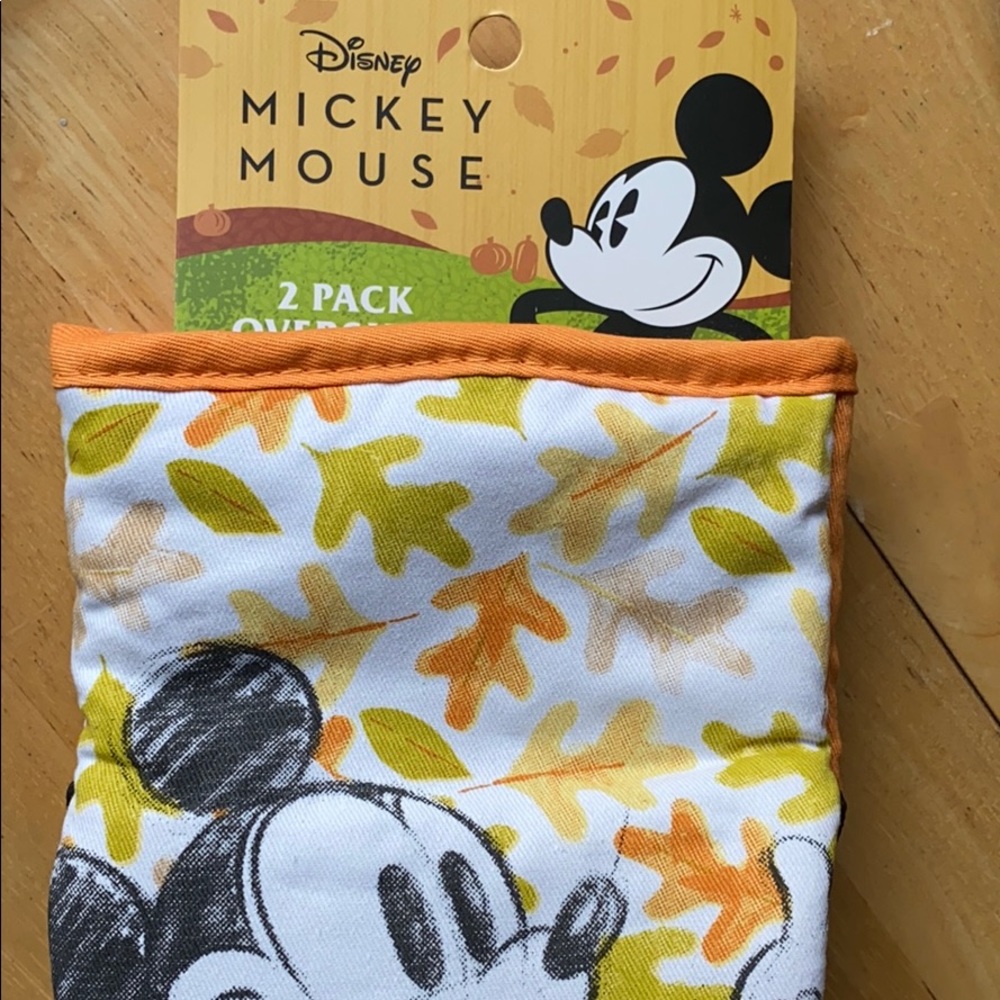 Mickey Mouse Fall Kitchen Set - Picture 3 of 3